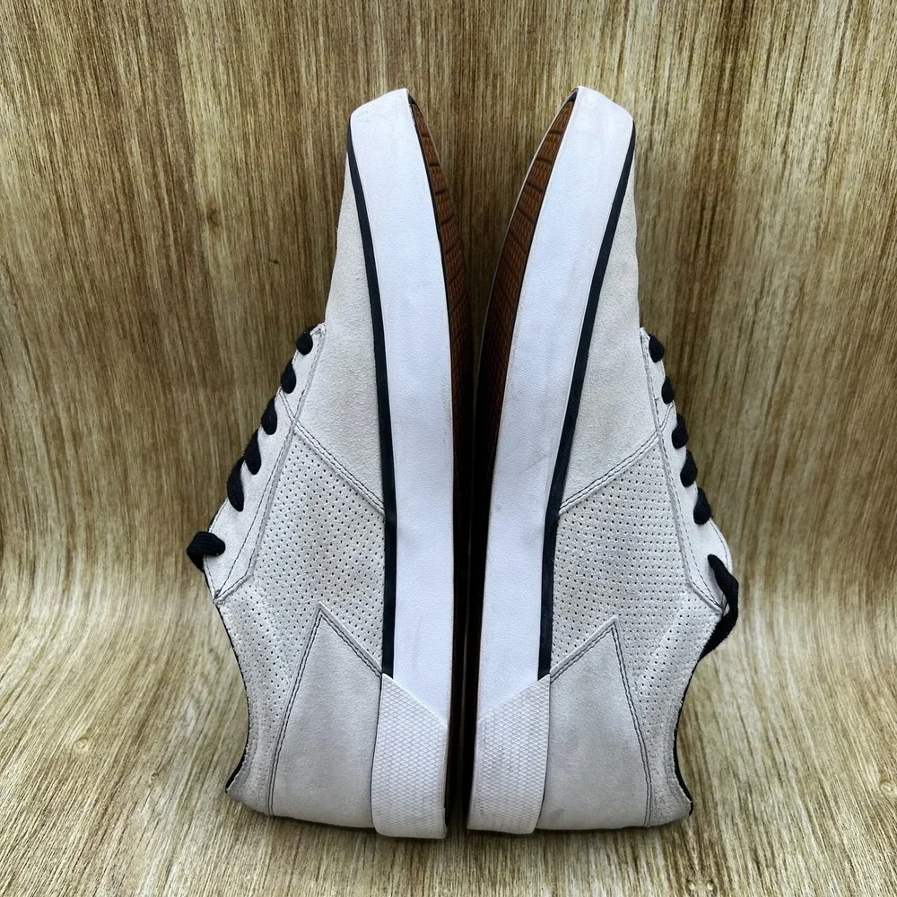 Volcom Steelo Skate Shoes Men's Size 10 Light Grey Suede Low Top V4011550 BNE